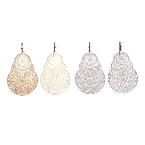 Boucles d'oreilles rétro ajourées en forme de fleur dorées et argentées en métal
