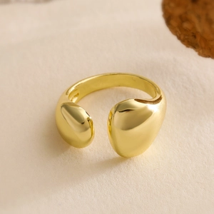 Minimalistischer dicker vergoldeter offener Ring mit polierter geometrischer Form