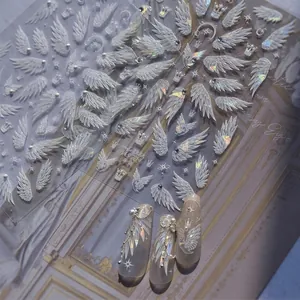 Fonkelende engelenvleugels nagelstickers met aurora kristallen kronen en sterren