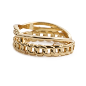Minimalist double layer golden ring featuring Cuban chain design and smooth metal band