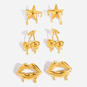 Künstlerisches 18K Gold Edelstahl Ohrring-Set mit Stern-, Kirsch- und Lippenmotiven