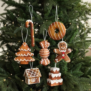 7-piece gingerbread man and house Christmas tree ornaments with realistic icing textures