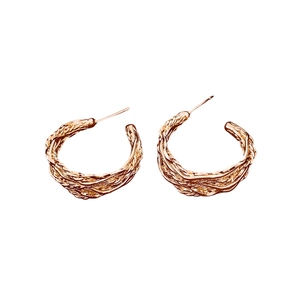 Boucles d'oreilles créoles plaquées or 18 carats avec texture torsadée pour femme