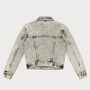 Vue arrière d'une veste en jean vintage en délavage neige gris clair avec coutures classiques