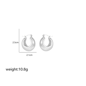 Polished silver irregular hoop earrings measuring 2.5cm by 2.1cm, weighing 10.8g