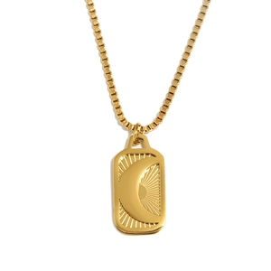 Collana in acciaio inossidabile dorato con ciondolo rettangolare luna e sole in rilievo