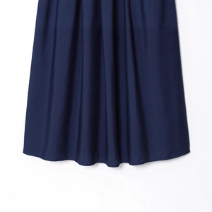 Robe bustier bleu marine en popeline avec ourlet plissé élégant et coutures détaillées