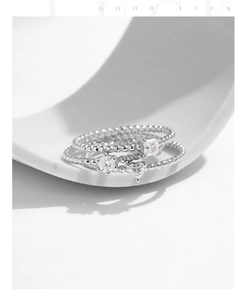 Détails de trois bagues en argent s925 avec moissanite de taille cœur, carrée et ronde
