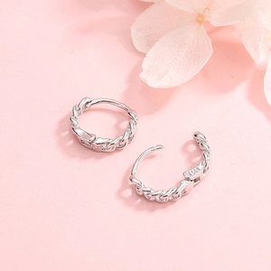 Elegant S925 sterling silver chain link hoop earrings for women with minimalist texture