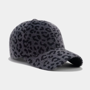Casquette de baseball femme à motif léopard en fausse fourrure grise douce pour l'hiver