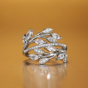 Anillo Entrelazado De Hojas De Vid De Cobre Con Circonita Cúbica Marquise Clara Joyería Floral Para Mujer