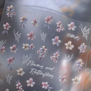 5D reliëf 3D nagelstickers met pastelkleurige bloemen en vlinderontwerpen in macro-opname