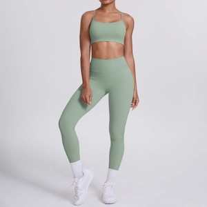 Details zum salbeigrünen Yoga-Set mit Sport-BH und hoch taillierter Leggings