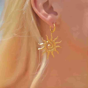 French vintage sunburst stud earrings with spiral center in polished gold stainless steel
