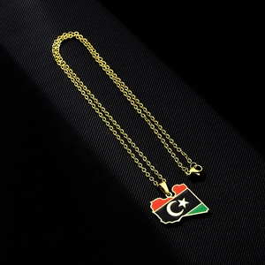 Collier en acier inoxydable doré avec pendentif carte et drapeau de la Libye