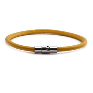 Bracciale alla moda in pelle intrecciata gialla con chiusura magnetica in metallo lucido