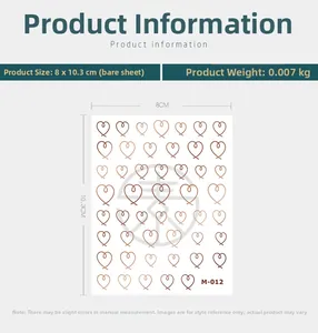 Vue détaillée des stickers ongles M-012 aux motifs de cœurs bruns et dimensions