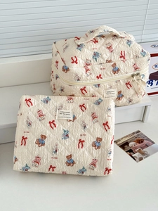 Cute quilted makeup bag set with cartoon animal prints and large capacity handles