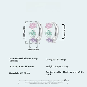Detail view of 925 sterling silver flower earrings with dimensions 11x4mm and 1.4g weight