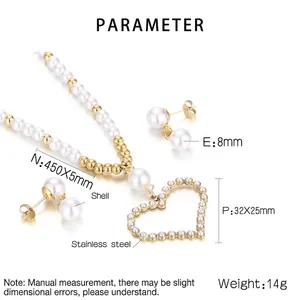 Paramètres détaillés du collier avec pendentif cœur et de l'ensemble de boucles d'oreilles