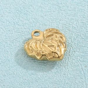 Pendentif cœur doré avec texture de nervures de feuilles en acier inoxydable poli