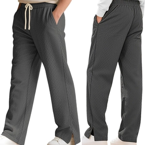 Dunkelgraue Herren Freizeithose aus Strick mit Kordelzug und geschlitztem Beinsaum
