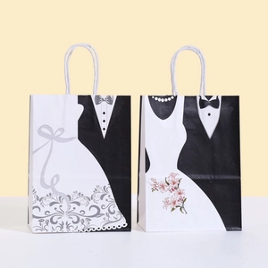 Wedding Gift Bags Kraft Paper Bride Groom Tuxedo Gown Design Handheld Party Candy Favors Bag