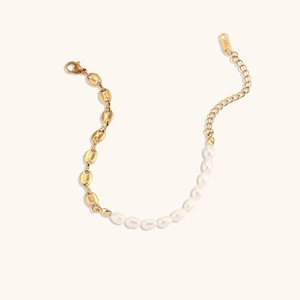Detail of 18K gold coffee bean chain and white freshwater pearl spliced bracelet