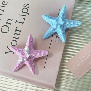Barrettes étoile de mer bleues et roses en résine texturée pour vacances à la plage