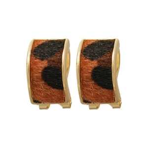Retro C-shaped gold hoop earrings with leopard print faux fur and polished metal finish
