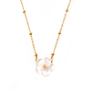 Elegant gold titanium steel necklace featuring a white shell flower pendant with gold core