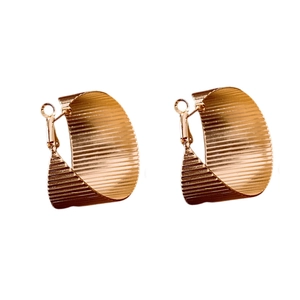 Fashion chunky gold hoop earrings with elegant ribbed texture and polished metallic finish