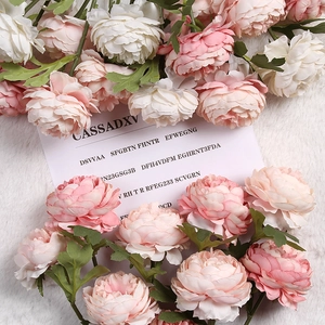 Bouquet di peonie artificiali rosa e bianco composizione floreale di seta per casa