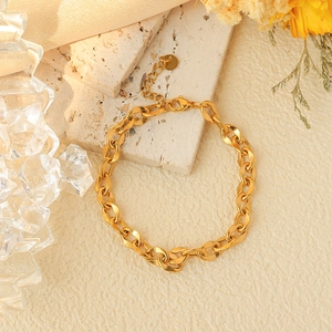 Elegant gold plated stainless steel chunky chain bracelet with lobster clasp and extender