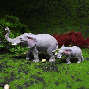 Realistic resin elephant mother and baby figurines set for garden and home decoration
