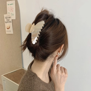 French style marble acetate hair claw clip for women in cream and light coffee brown