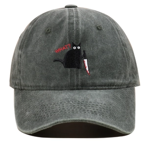 Detail der lustigen Katze mit Messerstickerei auf der gewaschenen Baumwollkappe