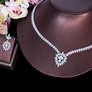Parure de bijoux de mariage en argent avec collier en zircon et boucles d'oreilles