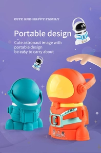 Contenitori portaoggetti portatili a forma di astronauta arancione e ciano con manici