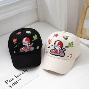 Casquettes de baseball enfant avec voiture de course en noir et beige, chapeaux de soleil