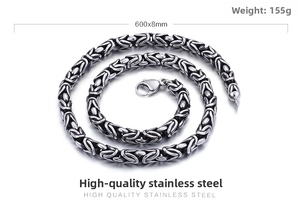 Nahaufnahme der 8mm Silber-Edelstahl-Byzantinerkette mit 600mm Länge und 155g Gewicht