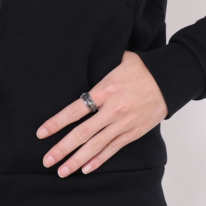 Men's retro stainless steel ring featuring dragon scale texture and vintage silver finish