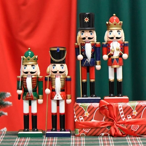 Lot de quatre casse-noisettes en bois de 25cm pour la décoration festive de Noël à domicile