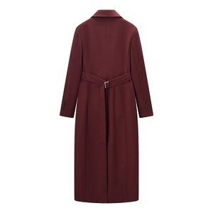 Elegante cappotto lungo da donna bordeaux con maniche lunghe e cintura con anello D