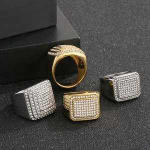 Anelli hip hop quadrati iced out in oro e argento con strass scintillanti