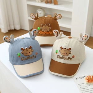Détails des casquettes de baseball pour enfants avec cerf en bleu, marron et beige