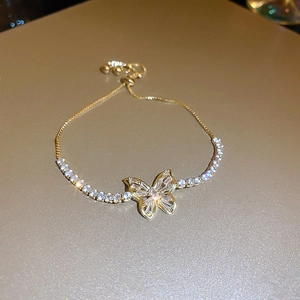 Butterfly Pendant Bracelet Copper Zircon Adjustable Pull-out Chain Elegant French Style Light Luxury Jewelry For Women