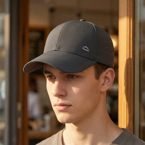 Men's dark grey breathable mesh baseball cap with metal mountain badge for outdoor sports