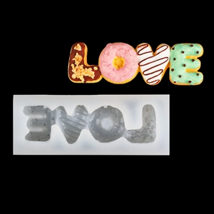 Versatile LOVE shaped silicone mold for DIY baking and handmade candles with 3D effect