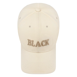 Cappellino da baseball beige classico con ricamo 'BLACK' 3D e visiera curva, vista frontale